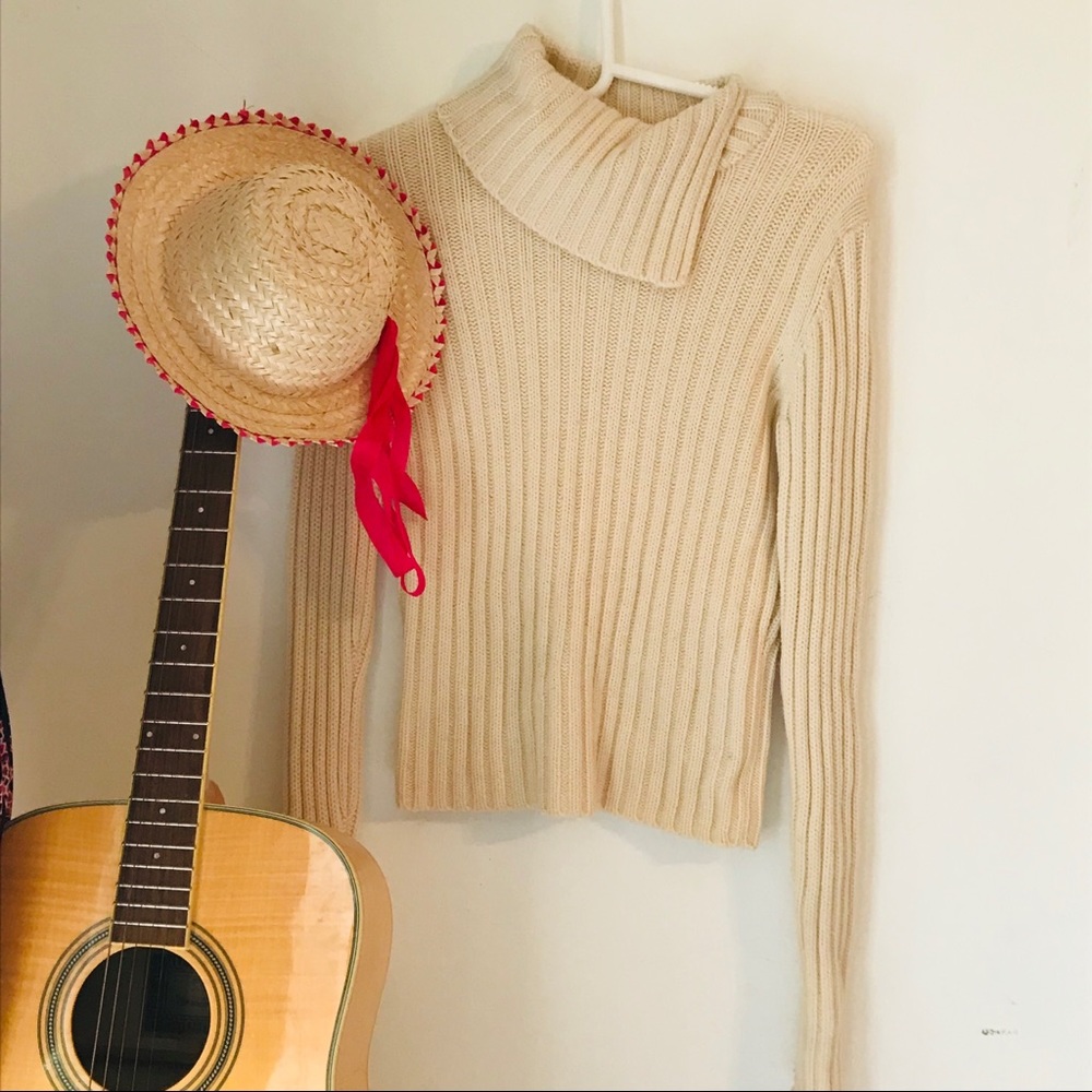Perry Ellis Cream Knit Sweater Medium